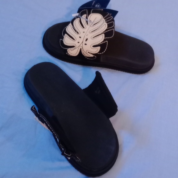 FARM Rio Black and Cream Tropical Sandals, Size 9 - Picture 5 of 6